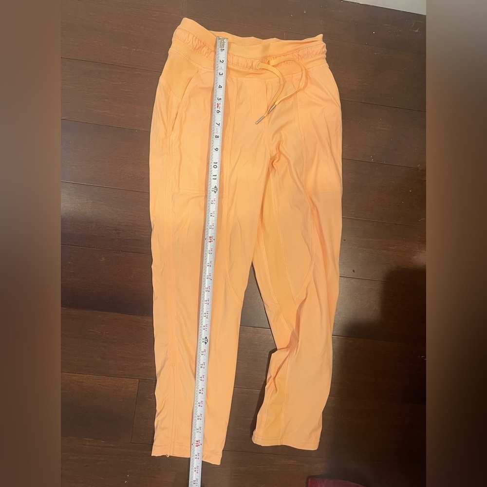 nwt lululemon dance sudio mid-rise Orange rock melon Cropped Pant size 2